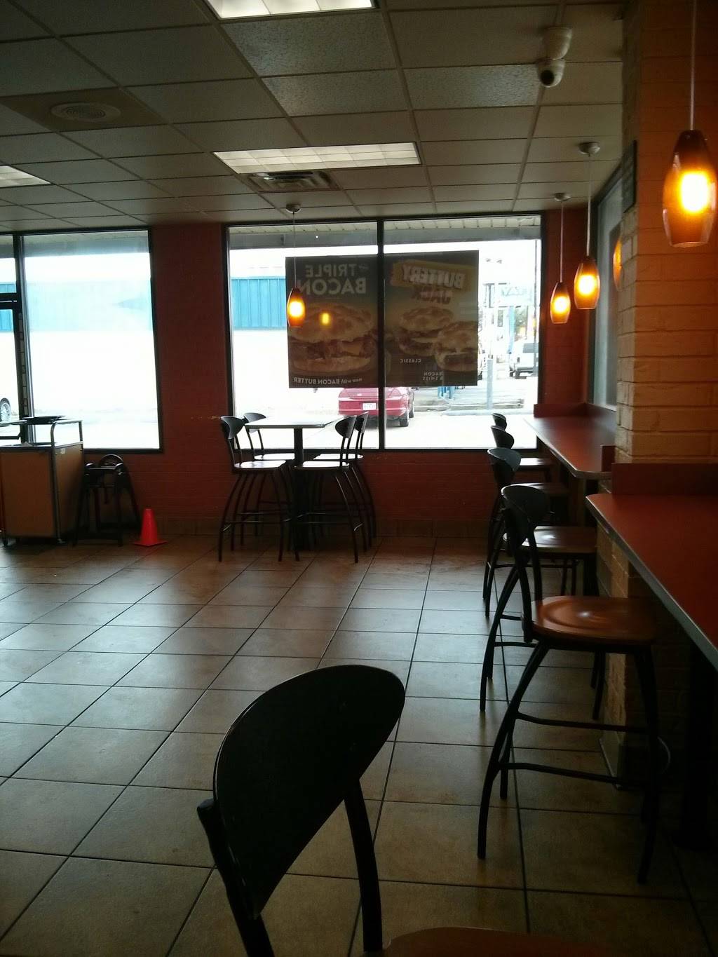 Jack in the Box | restaurant | 335 S Garland Ave, Garland, TX 75040, USA | 9722767643 OR +1 972-276-7643