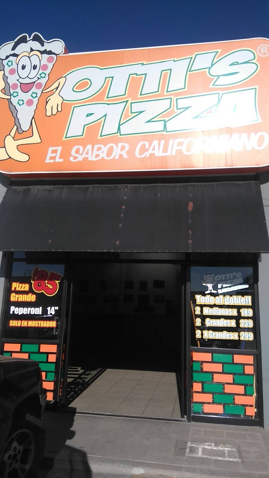 ottis pizza | restaurant | Av Kiliwas 425, Mar de Cortez, 22810 Ensenada, B.C., Mexico | 016461561920 OR +52 646 156 1920