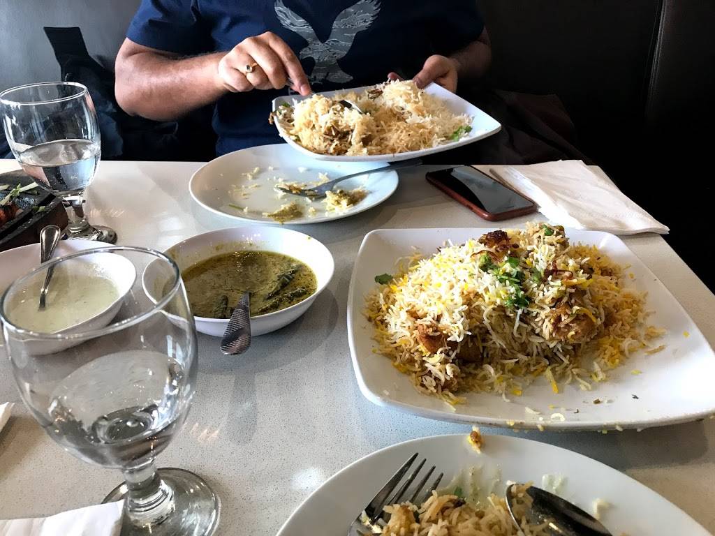 BarBQ Tonite | restaurant | 35 Dundas St W, Mississauga, ON L5B 4M4, Canada | 9052680088 OR +1 905-268-0088