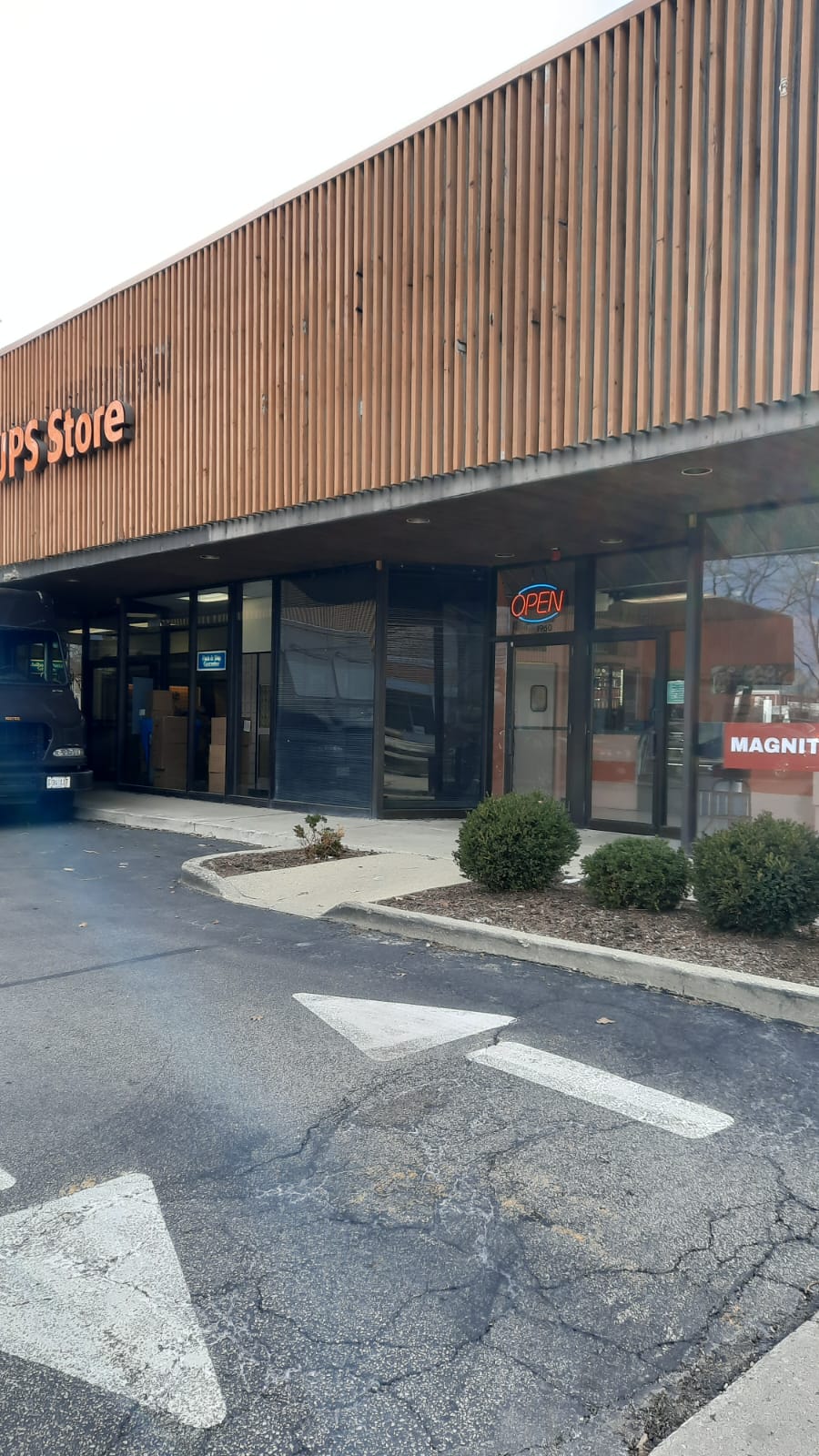 M Magnit cafe | restaurant | 1960 1st St, Highland Park, IL 60035, USA | 2245175507 OR +1 224-517-5507