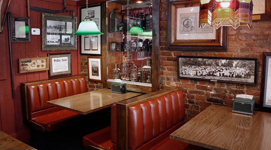 Eagles Pizza | meal takeaway | 2 N High St, New Albany, OH 43054, USA | 6148557600 OR +1 614-855-7600