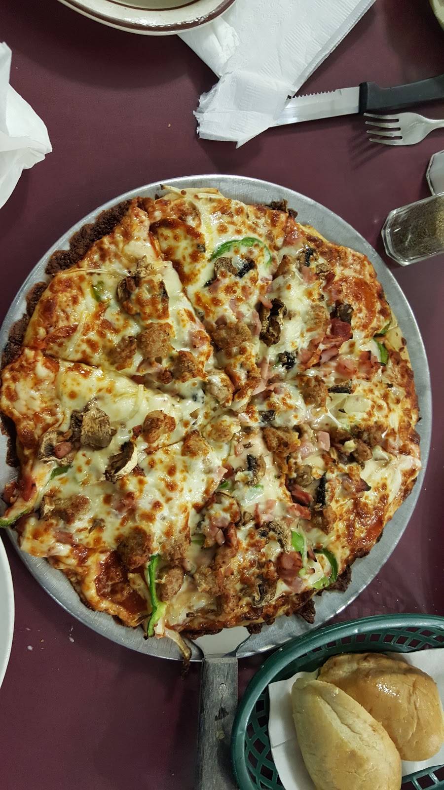 Gondolier | restaurant | 1603 US-64, Ocoee, TN 37361, USA | 4233387299 OR +1 423-338-7299