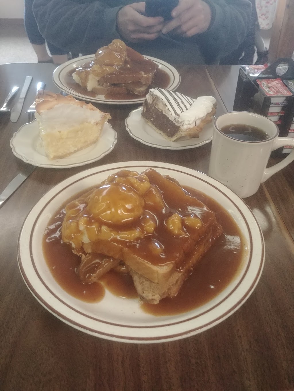 Ranch Cafe | restaurant | 1109 E 3rd St, Miller, SD 57362, USA | 6058533441 OR +1 605-853-3441