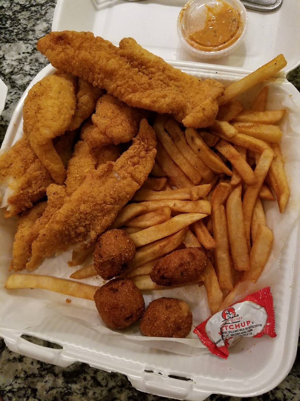 Whiskers Fish and Burgers | meal takeaway | 1702 Singleton Blvd, Dallas, TX 75212, USA | 2149393474 OR +1 214-939-3474