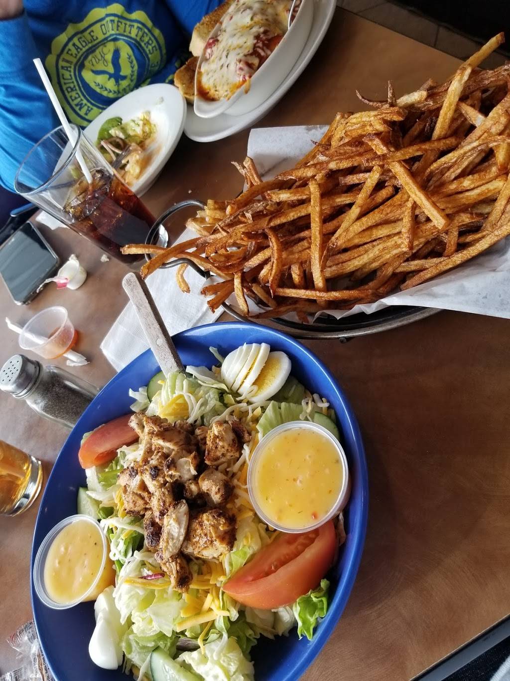 The College Inn | restaurant | 935 W State St, Alliance, OH 44601, USA | 3308233332 OR +1 330-823-3332