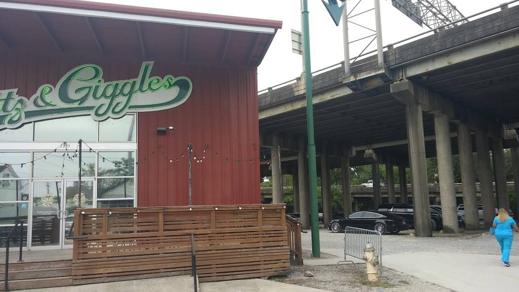 Schlittz & Giggles | restaurant | 2355 Ferndale Ave, Baton Rouge, LA 70808, USA | 2253610776 OR +1 225-361-0776