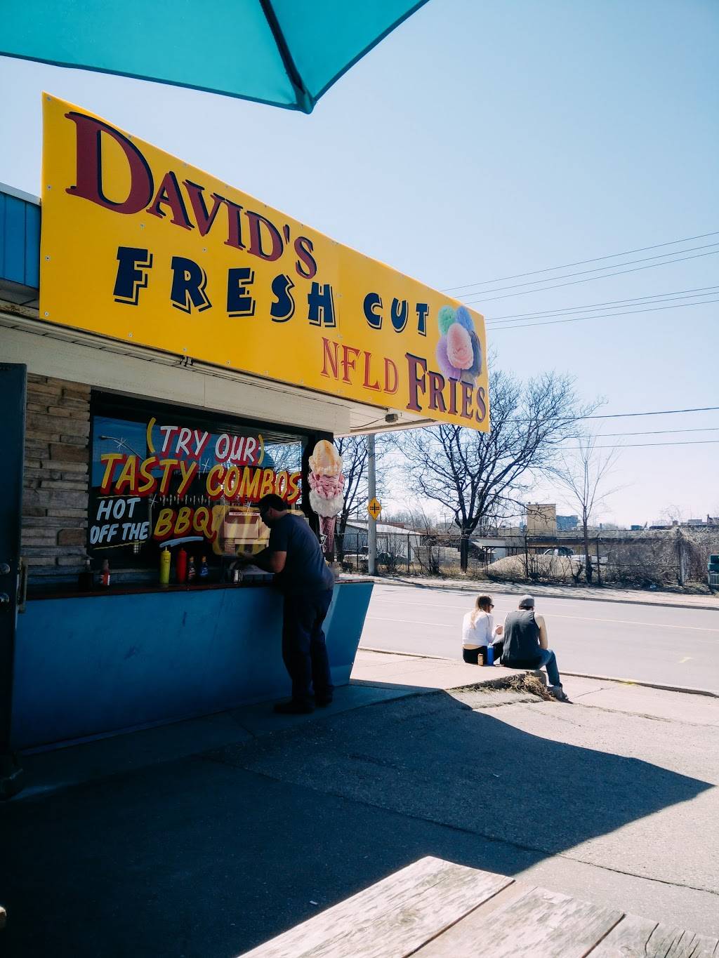 Davids Fresh Cut Fries | restaurant | 36 Lancaster St W, Kitchener, ON N2H 4S9, Canada | 5197482024 OR +1 519-748-2024