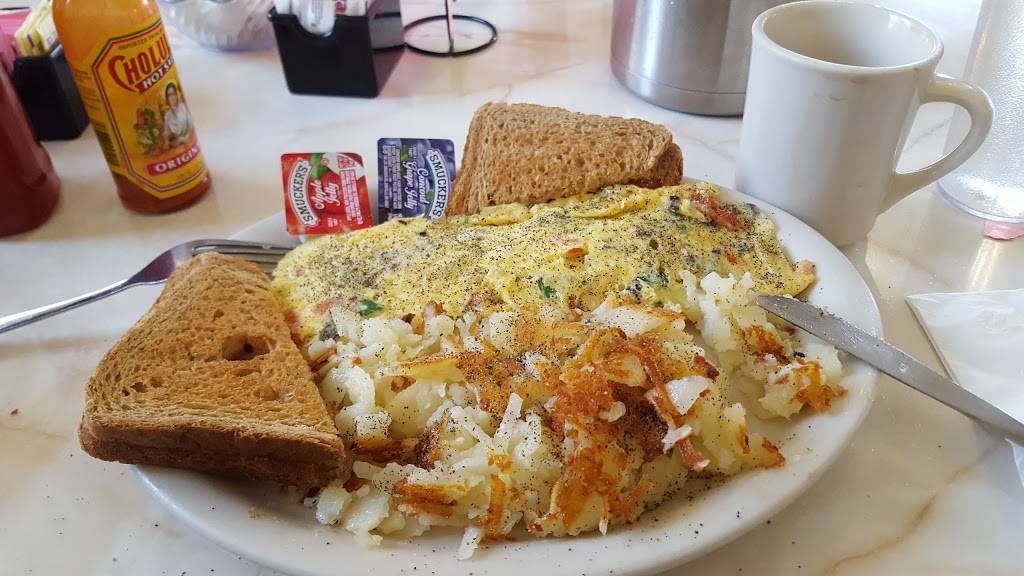 Lake Mills Family Restaurant | restaurant | 962 Mulberry St, Lake Mills, WI 53551, USA | 9206485414 OR +1 920-648-5414