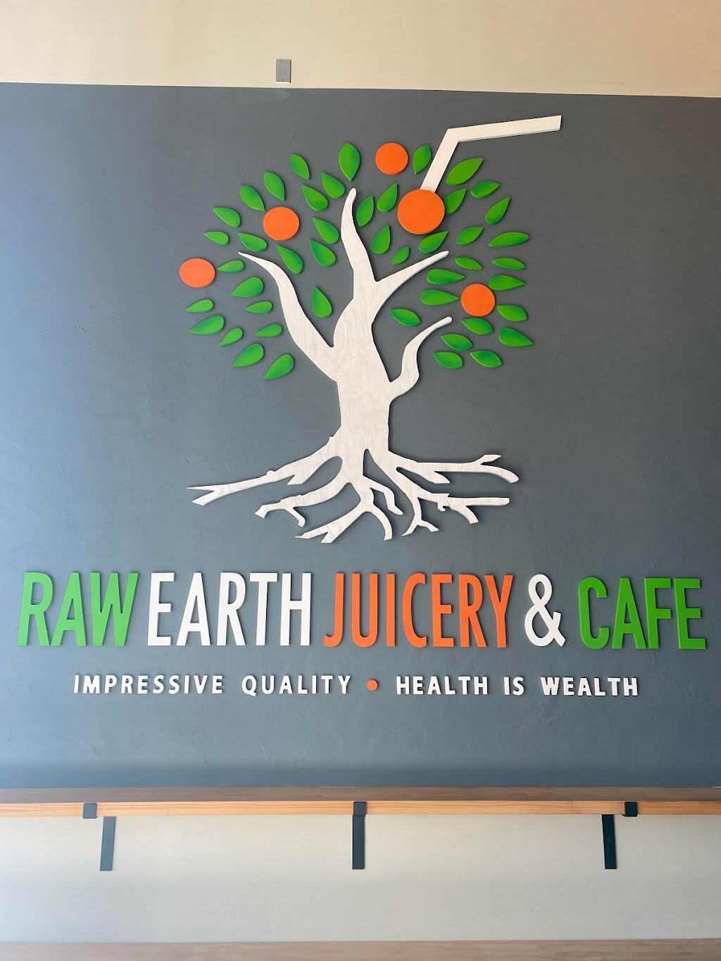Raw Earth Juicery & Cafe | restaurant | 3042 E Campus Pointe Dr, Fresno, CA 93710, USA | 5597974656 OR +1 559-797-4656
