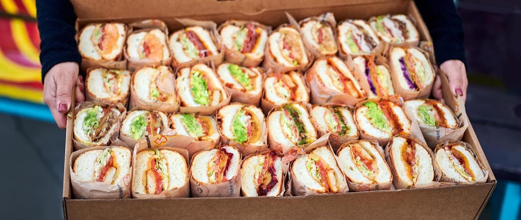 Ikes Love & Sandwiches | restaurant | 18719 Biscayne Blvd # 310, Aventura, FL 33180, USA | 3059742404 OR +1 305-974-2404