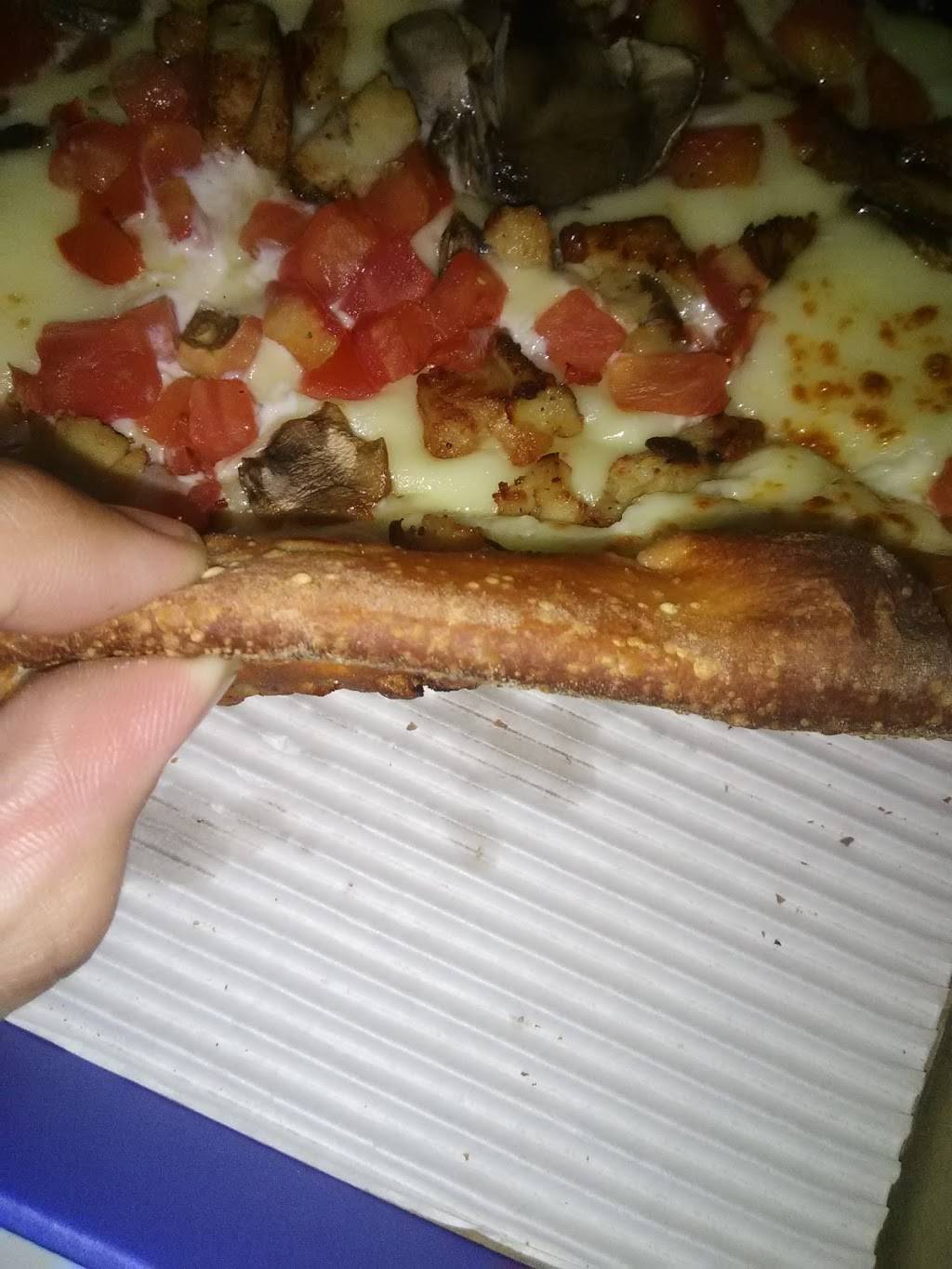 B C Pizza | restaurant | 6535 M-66, Charlevoix, MI 49720, USA | 2315479999 OR +1 231-547-9999