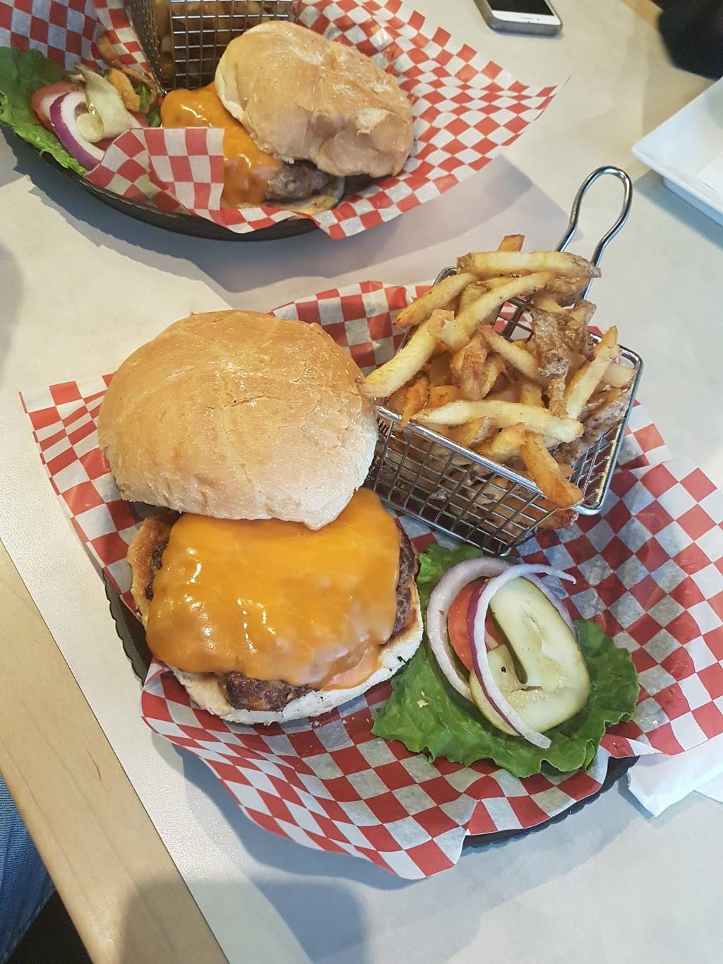 Cottage Canoe Restaurant | restaurant | 453 Dunlop St W, Barrie, ON L4N 1C3, Canada | 7057370086 OR +1 705-737-0086