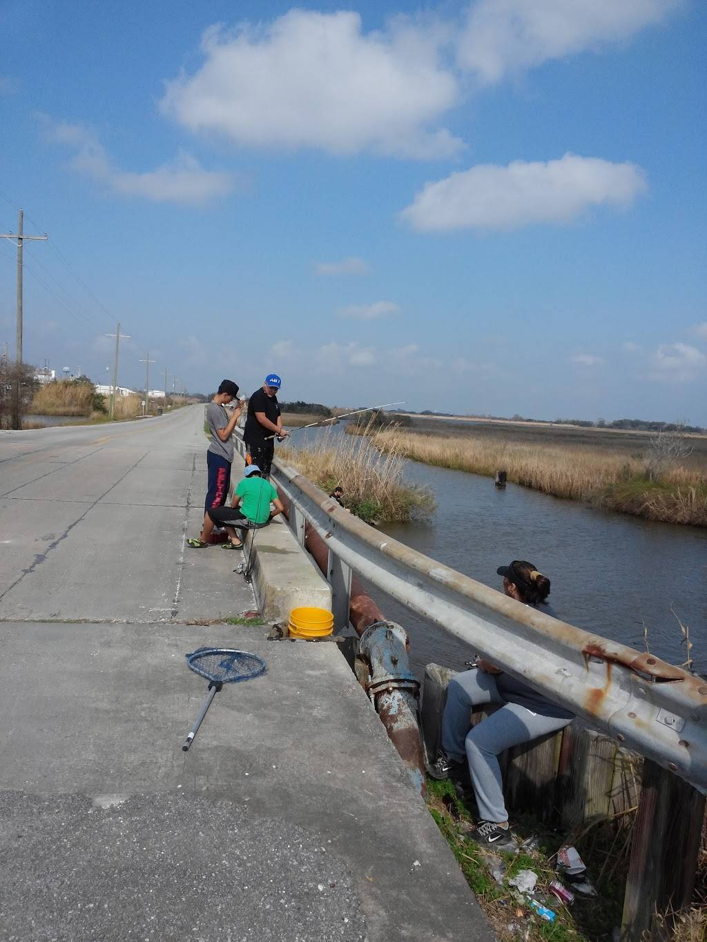 Schmoopys | restaurant | 7244 Grand Caillou Rd, Dulac, LA 70353, USA | 9855637809 OR +1 985-563-7809