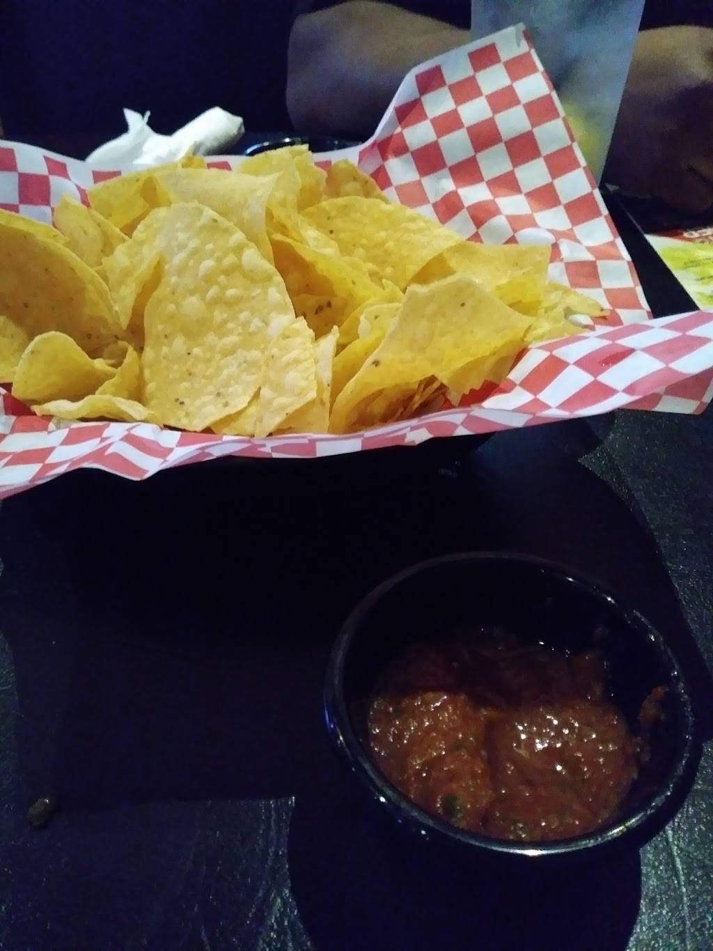 Amigos Grill & Cantina | restaurant | 2737 S 47th St, Kansas City, KS 66106, USA | 9137229800 OR +1 913-722-9800