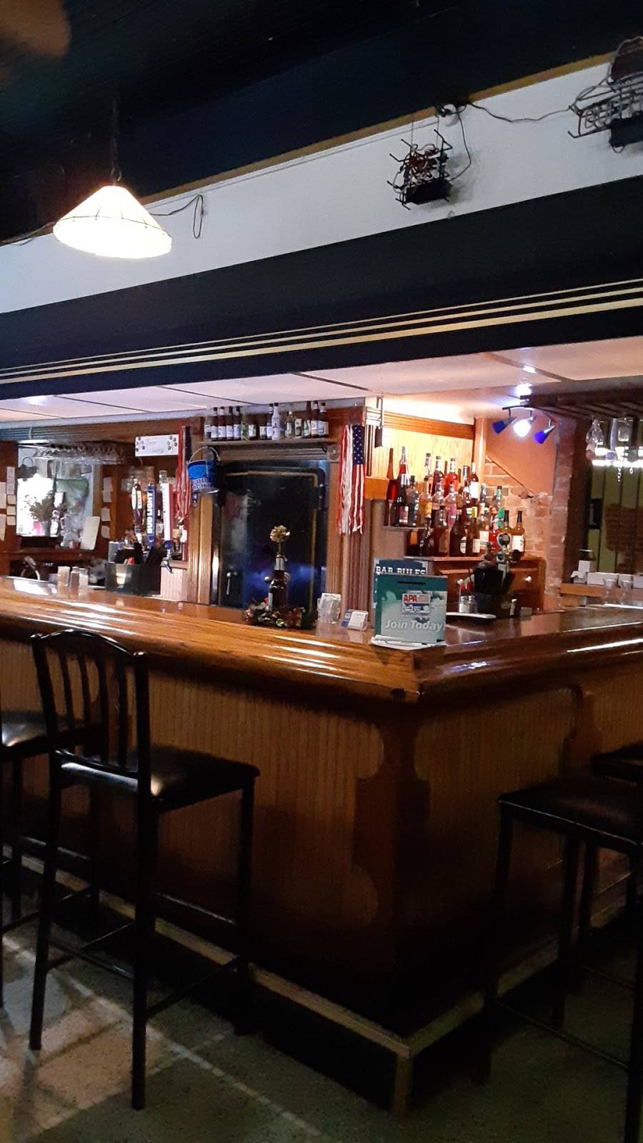 Clells Bistro | restaurant | 302 N Main St, Hudson, IN 46747, USA | 2605873065 OR +1 260-587-3065