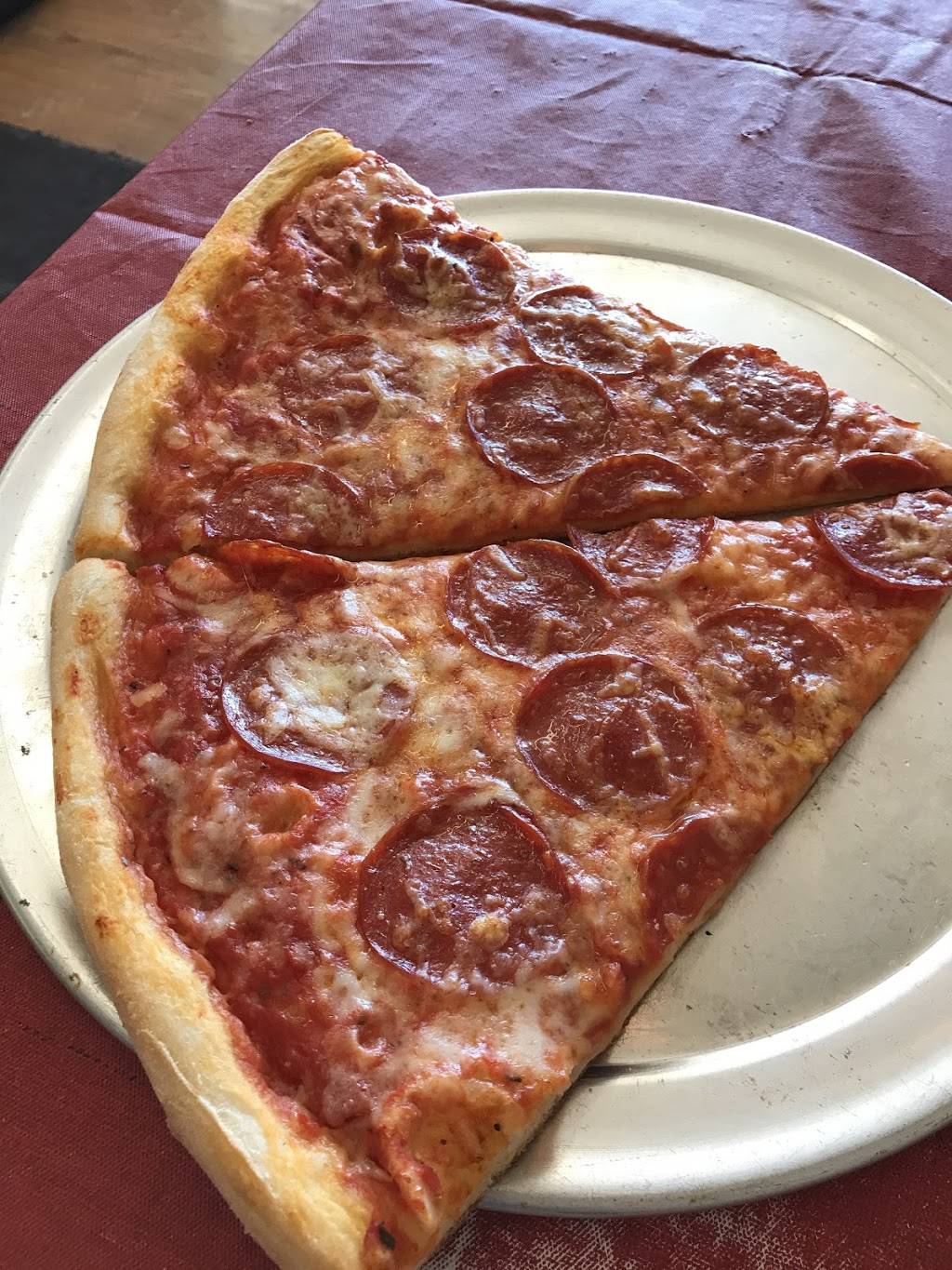 Bocces Pizzeria | restaurant | 925 E 1st Ave, Mt Dora, FL 32757, USA | 3523850067 OR +1 352-385-0067