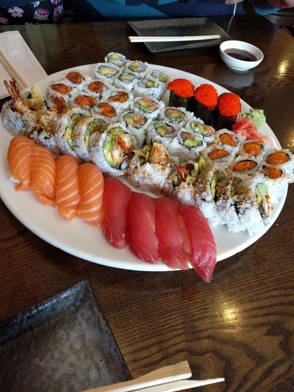 Sushi Para II | restaurant | 2258 N Clark St, Chicago, IL 60614, USA | 7734773219 OR +1 773-477-3219