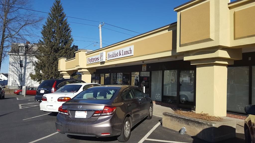 Petros Breakfast & Lunch | restaurant | 351 Front St, Chicopee, MA 01013, USA | 4133314422 OR +1 413-331-4422