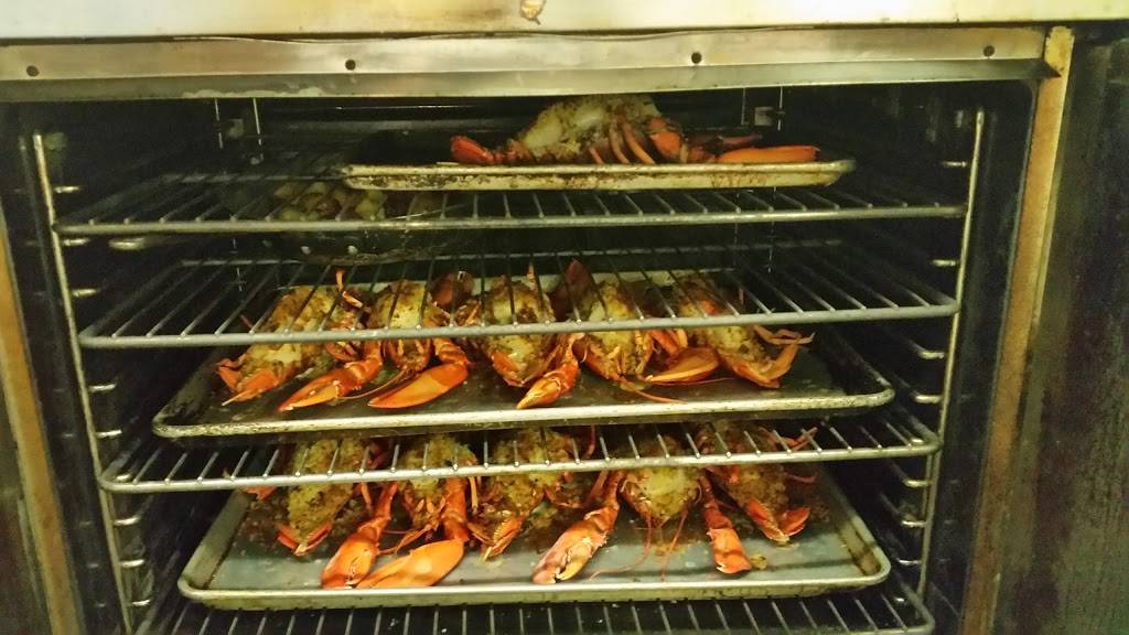 Coveside | restaurant | 105 Coveside Rd, South Bristol, ME 04568, USA | 2076448282 OR +1 207-644-8282