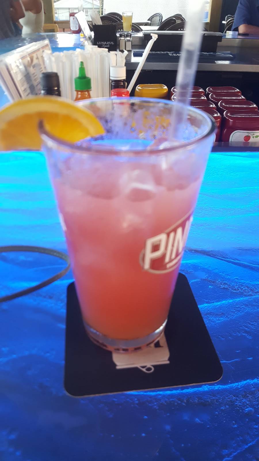 Sharkies Burgers & Brews | restaurant | 300 N Lake Park Blvd, Carolina Beach, NC 28428, USA | 9107071169 OR +1 910-707-1169