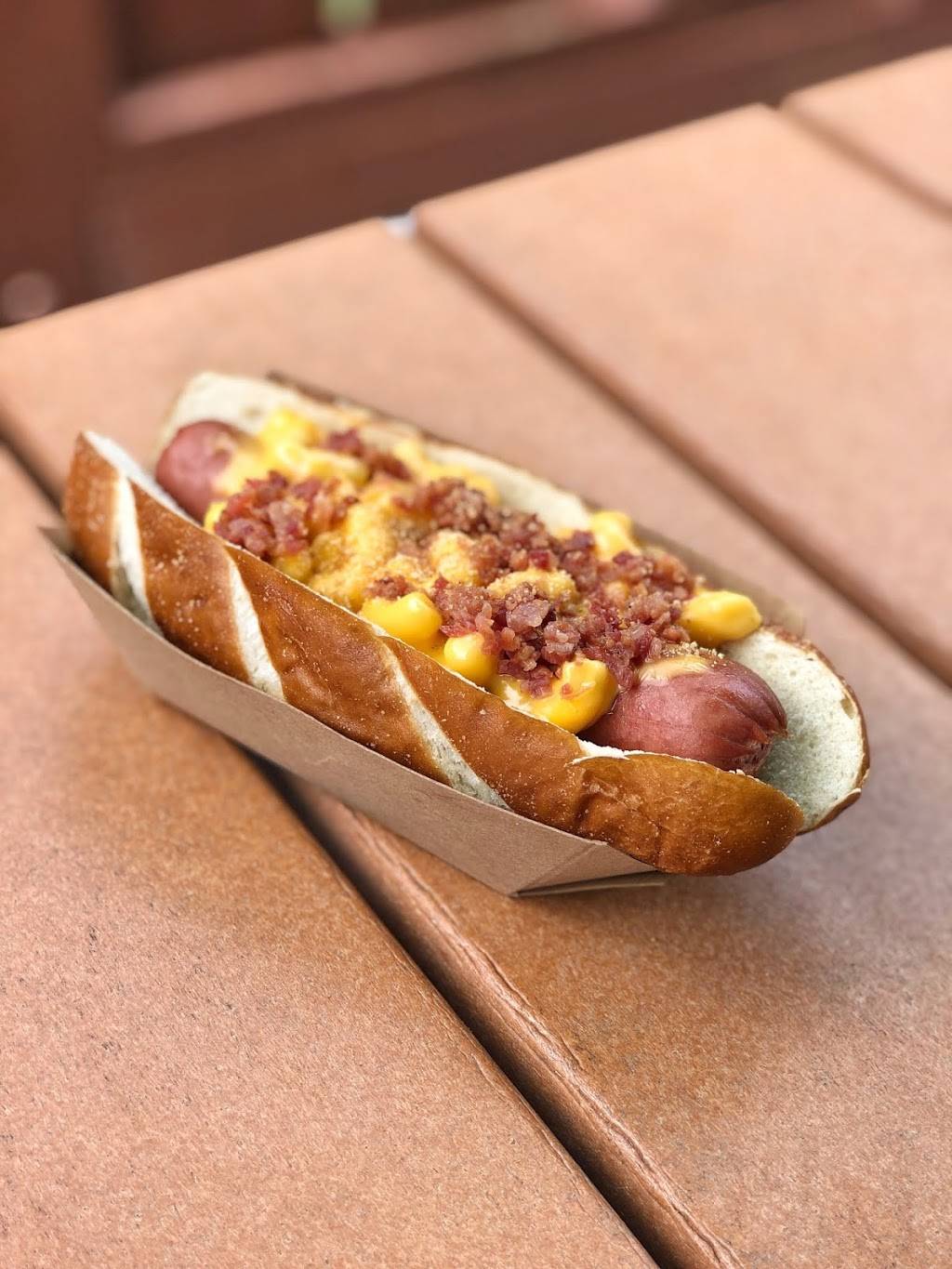 Avalunch | restaurant | 2902 Osceola Pkwy, Orlando, FL 32830, USA | 4079393463 OR +1 407-939-3463