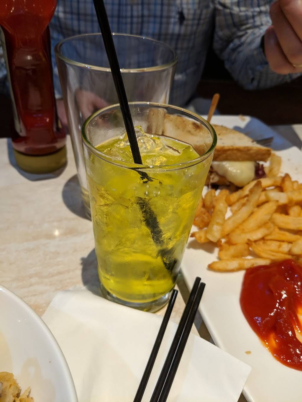 Arena Sports Bar & Grill | restaurant | 6121 Telegraph Rd, Commerce, CA 90040, USA | 3237212100 OR +1 323-721-2100