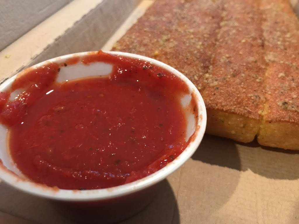 Pizza Hut | restaurant | 100 W Southlake Blvd #100, Southlake, TX 76092, USA | 8174889900 OR +1 817-488-9900