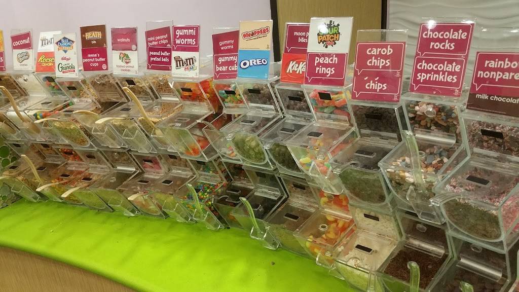 Menchies Frozen Yogurt | bakery | 9201 Winnetka Ave Ste E, Chatsworth, CA 91311, USA | 8187178128 OR +1 818-717-8128