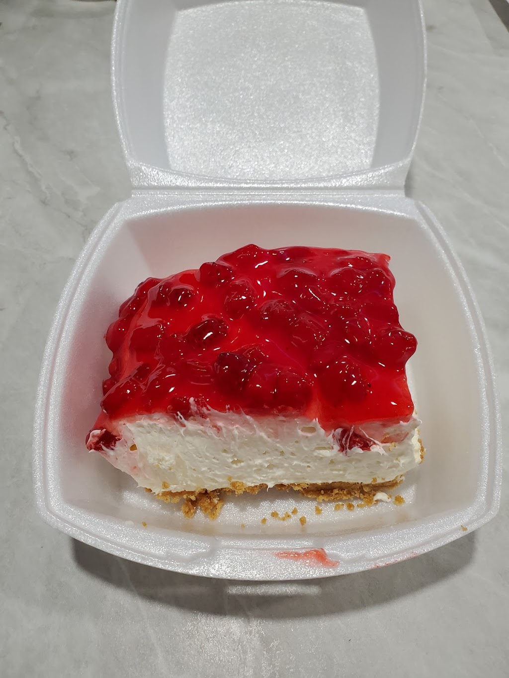 The Hornets Nest | restaurant | 501 W Cleveland St, Heyworth, IL 61745, USA | 3094733600 OR +1 309-473-3600