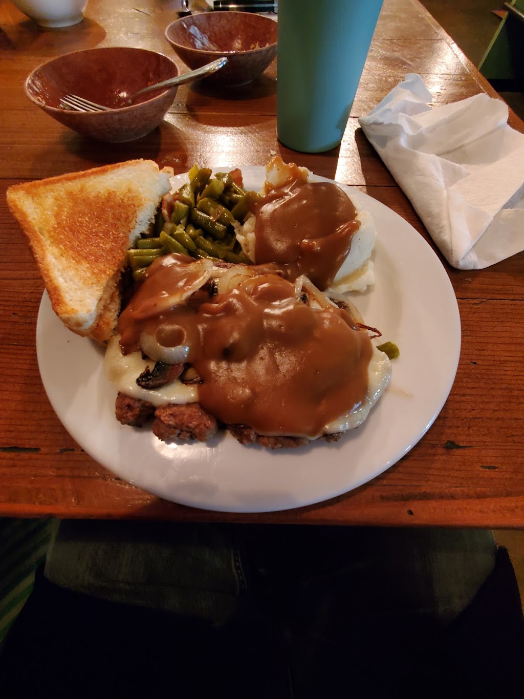 Crazy Mule Food & Brew | restaurant | 106 Kansas Ave, Greensburg, KS 67054, USA | 6207239025 OR +1 620-723-9025