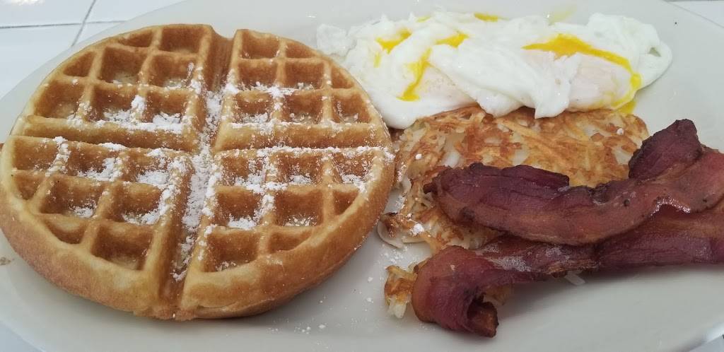 The Hut Diner | restaurant | 1610 Fredericksburg Rd, San Antonio, TX 78201, USA | 2106498574 OR +1 210-649-8574