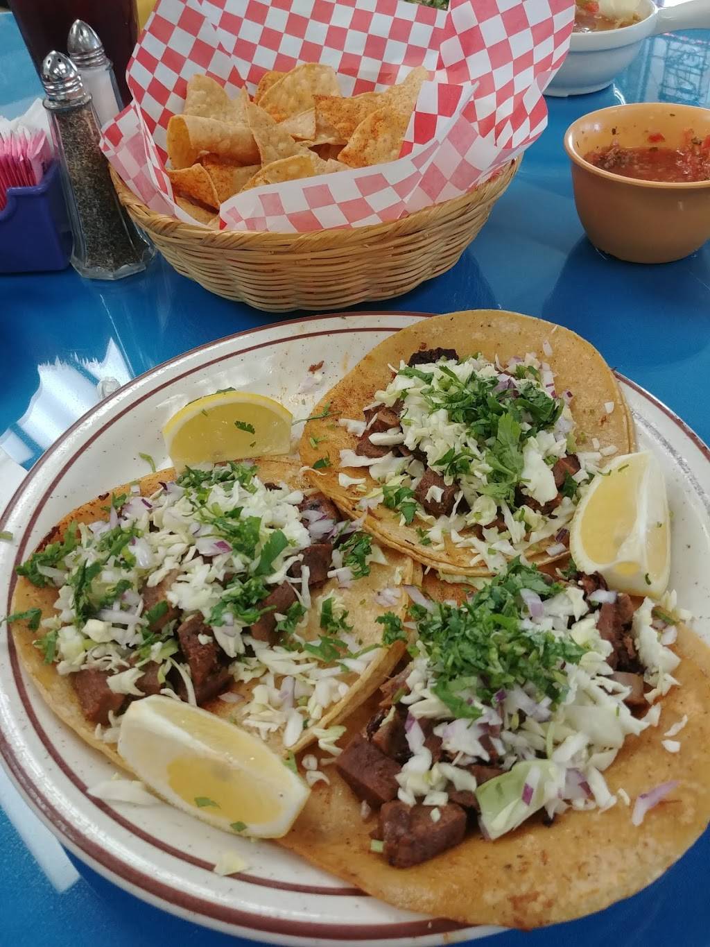 Lilys Cafe | restaurant | 2326 Tulare St, Fresno, CA 93721, USA | 5594986261 OR +1 559-498-6261