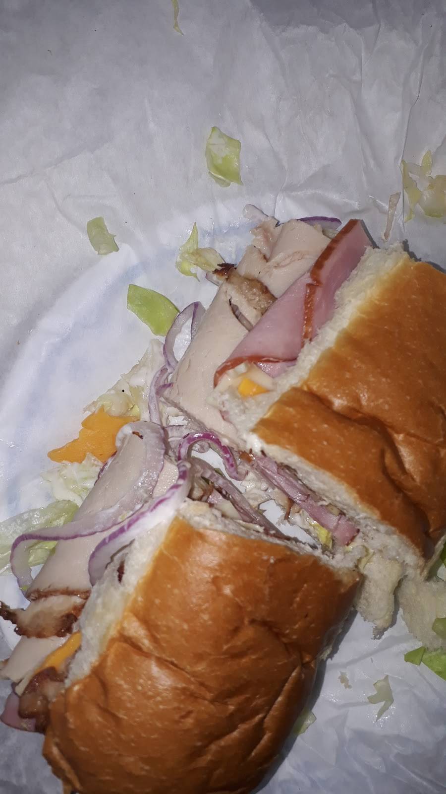 Tommys Chicago Dogs Subs Soup | restaurant | 3701 Durand Ave, Racine, WI 53405, USA | 2625547624 OR +1 262-554-7624