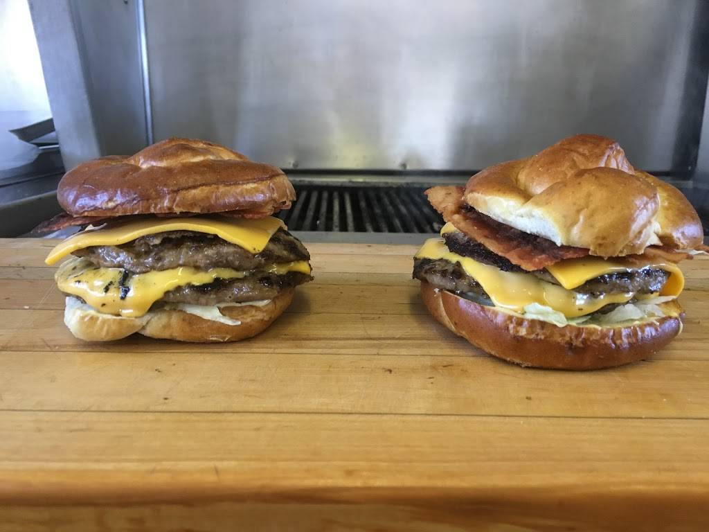 Dog N Suds Drive-in | restaurant | 454 Center St, Grayslake, IL 60030, USA | 8472234601 OR +1 847-223-4601