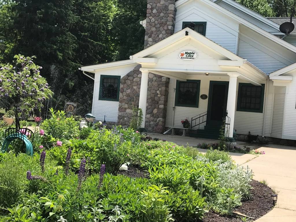 Maple Cove Bed & Breakfast | restaurant | 969 Maple Cove Dr, Leonard, MI 48367, USA | 2482744680 OR +1 248-274-4680