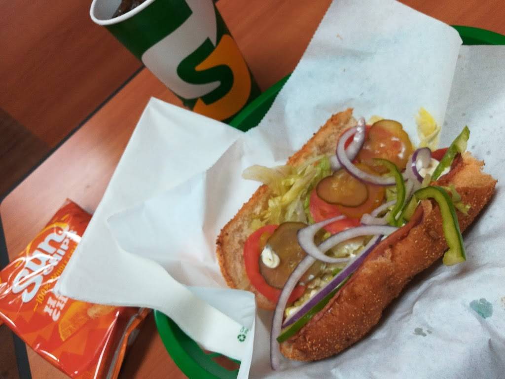 Subway | restaurant | 725 Gold St, Manchester, NH 03103, USA | 6032222269 OR +1 603-222-2269