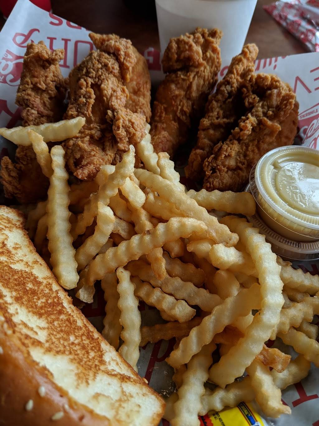 Raising Canes Chicken Fingers | meal takeaway | 23971 El Toro Rd, Laguna Hills, CA 92653, USA | 9495871970 OR +1 949-587-1970
