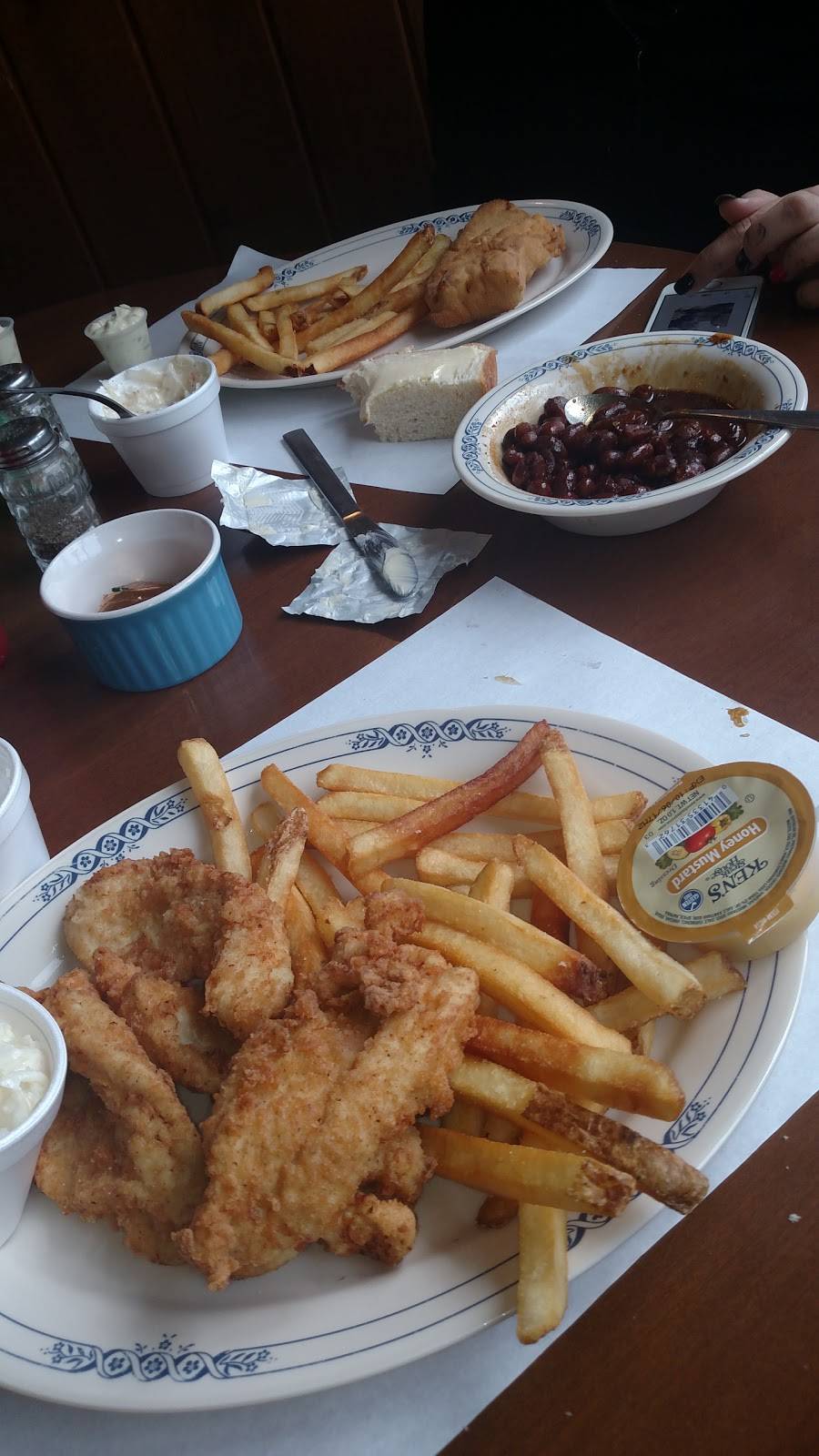 Pats Dairyland | restaurant | 55 South St, Dover-Foxcroft, ME 04426, USA | 2075642520 OR +1 207-564-2520