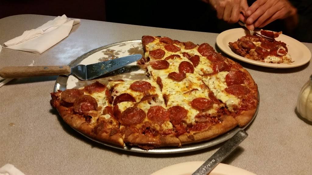 Aces Chicago Pizza | restaurant | 309 Wyatt Dr, Mayfield, KY 42066, USA | 2702472200 OR +1 270-247-2200