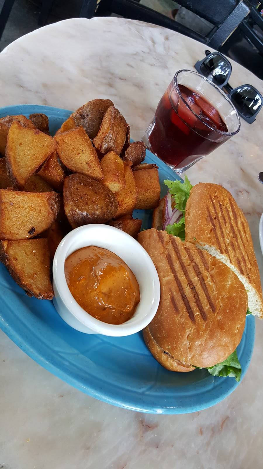 Cha Cha Cha | restaurant | 1801 Haight St, San Francisco, CA 94117, USA | 4153867670 OR +1 415-386-7670