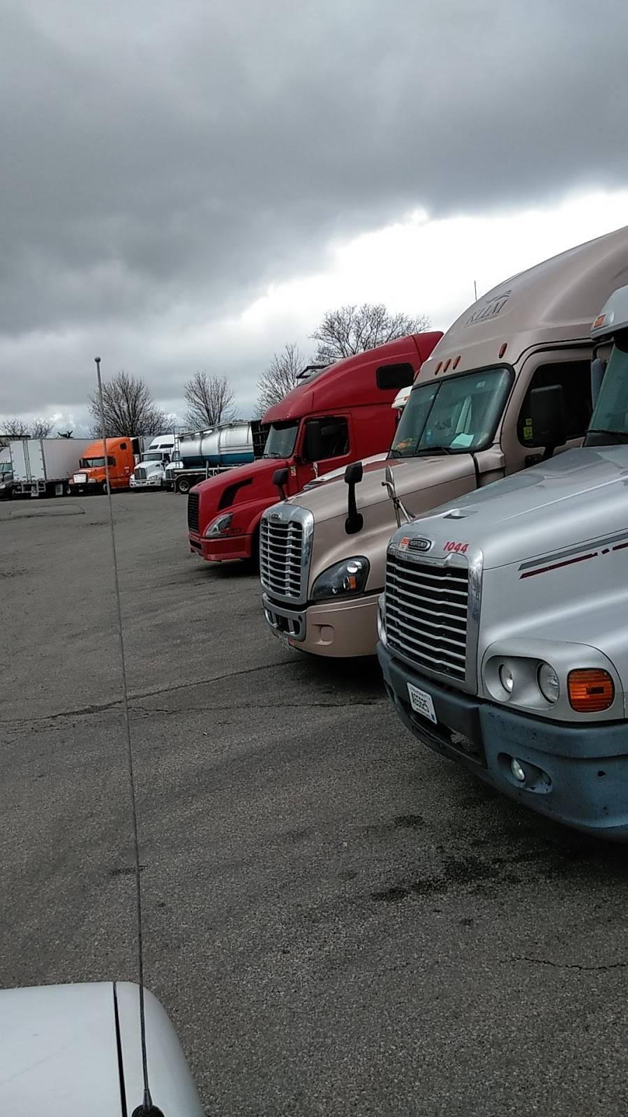 Pilot Travel Center | restaurant | 3600 Interchange Rd, Columbus, OH 43204, USA | 6143089195 OR +1 614-308-9195