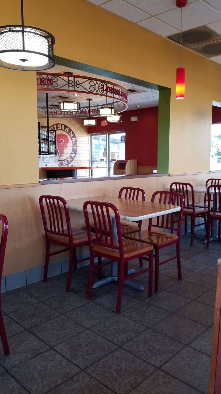 Popeyes Louisiana Kitchen | restaurant | 703 Airport Dr, Bakersfield, CA 93308, USA | 6613918600 OR +1 661-391-8600