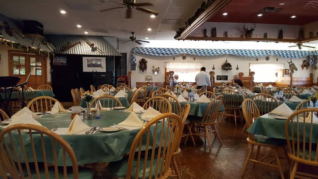 Schnitzel Platz | restaurant | 729 North Ave, Glendale Heights, IL 60139, USA | 6309429900 OR +1 630-942-9900