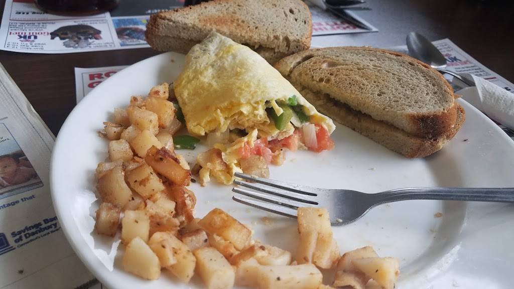 Pine Grove Diner | restaurant | 78 Lake Ave, Danbury, CT 06810, USA | 2037986556 OR +1 203-798-6556