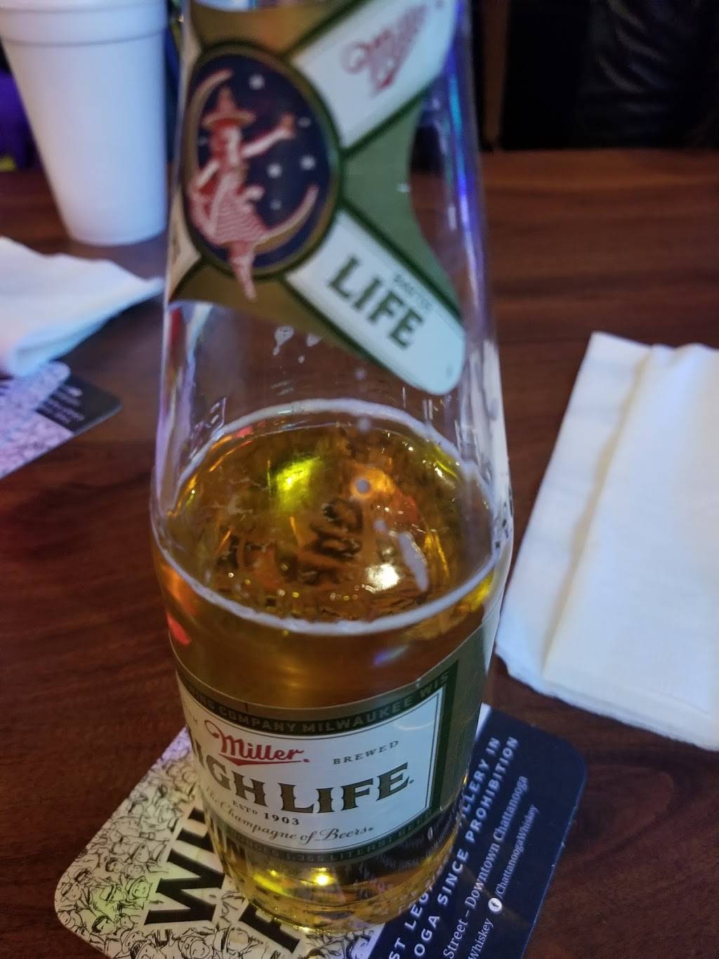 Mikes Hole in the Wall | restaurant | 535 Cherokee Blvd, Chattanooga, TN 37405, USA | 4234755259 OR +1 423-475-5259