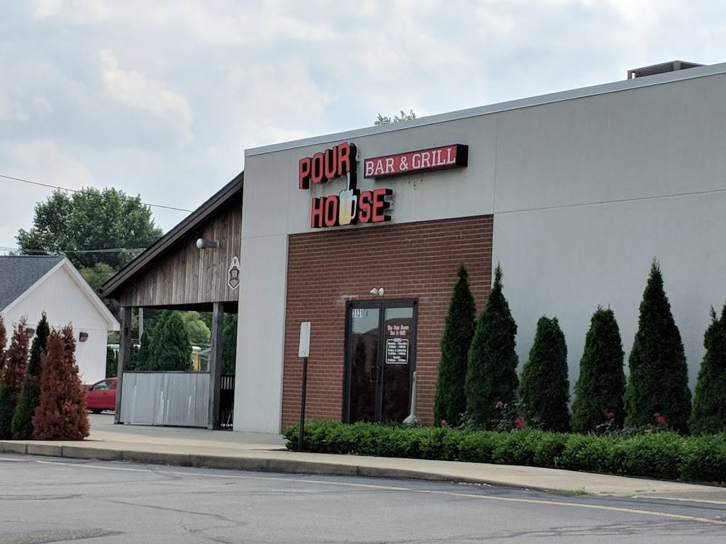 Pour House | restaurant | 3131 Center Rd, Youngstown, OH 44514, USA | 3307074548 OR +1 330-707-4548