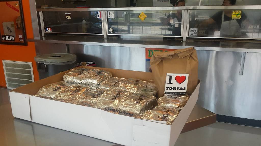 Las Tortas Perronas | restaurant | 1837 Bingle Rd, Houston, TX 77055, USA | 7134611900 OR +1 713-461-1900