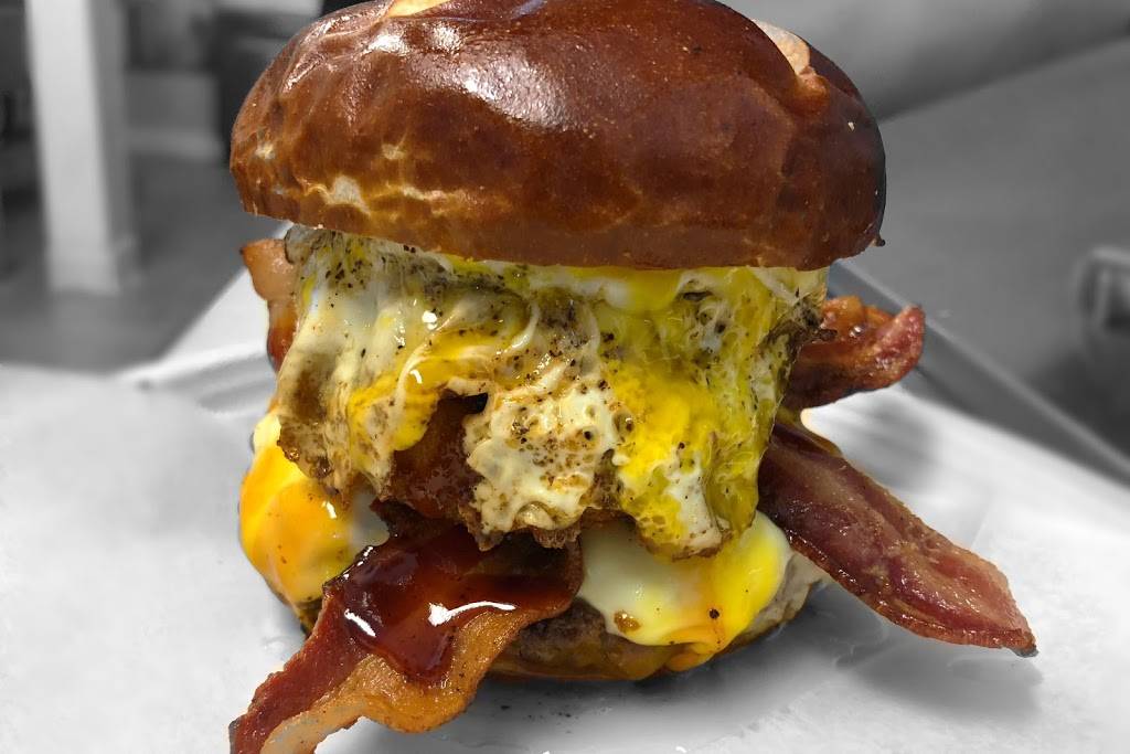 Burgerama Gourmet Burgers | restaurant | 5424 Laurel Canyon Blvd, Valley Village, CA 91607, USA | 8188213460 OR +1 818-821-3460