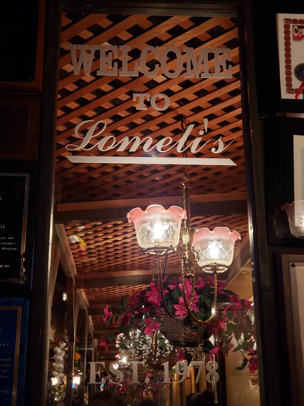 Lomelis | restaurant | 2223 W Redondo Beach Blvd, Gardena, CA 90247, USA | 3103237993 OR +1 310-323-7993