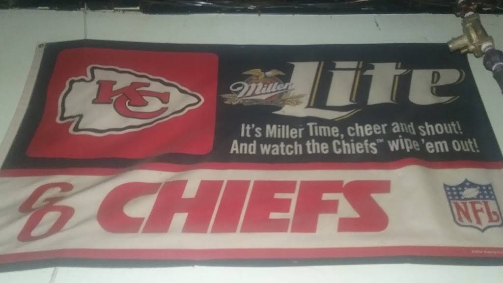 Whiteys Billiard Cafe | restaurant | 1021 Broadway St, Hamilton, IL 62341, USA | 2178473232 OR +1 217-847-3232